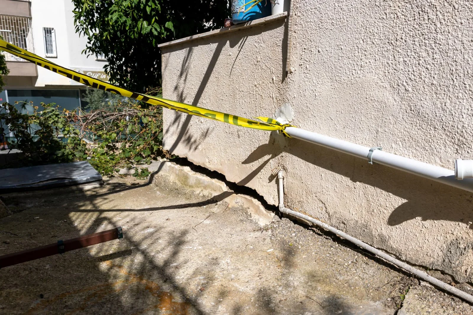 Yenişehir Belediyesi çökme bölgesinde tüm önlemleri aldı